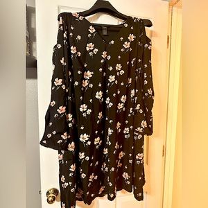 Chelsea & Theodore Woman Floral long Sleeve Dress